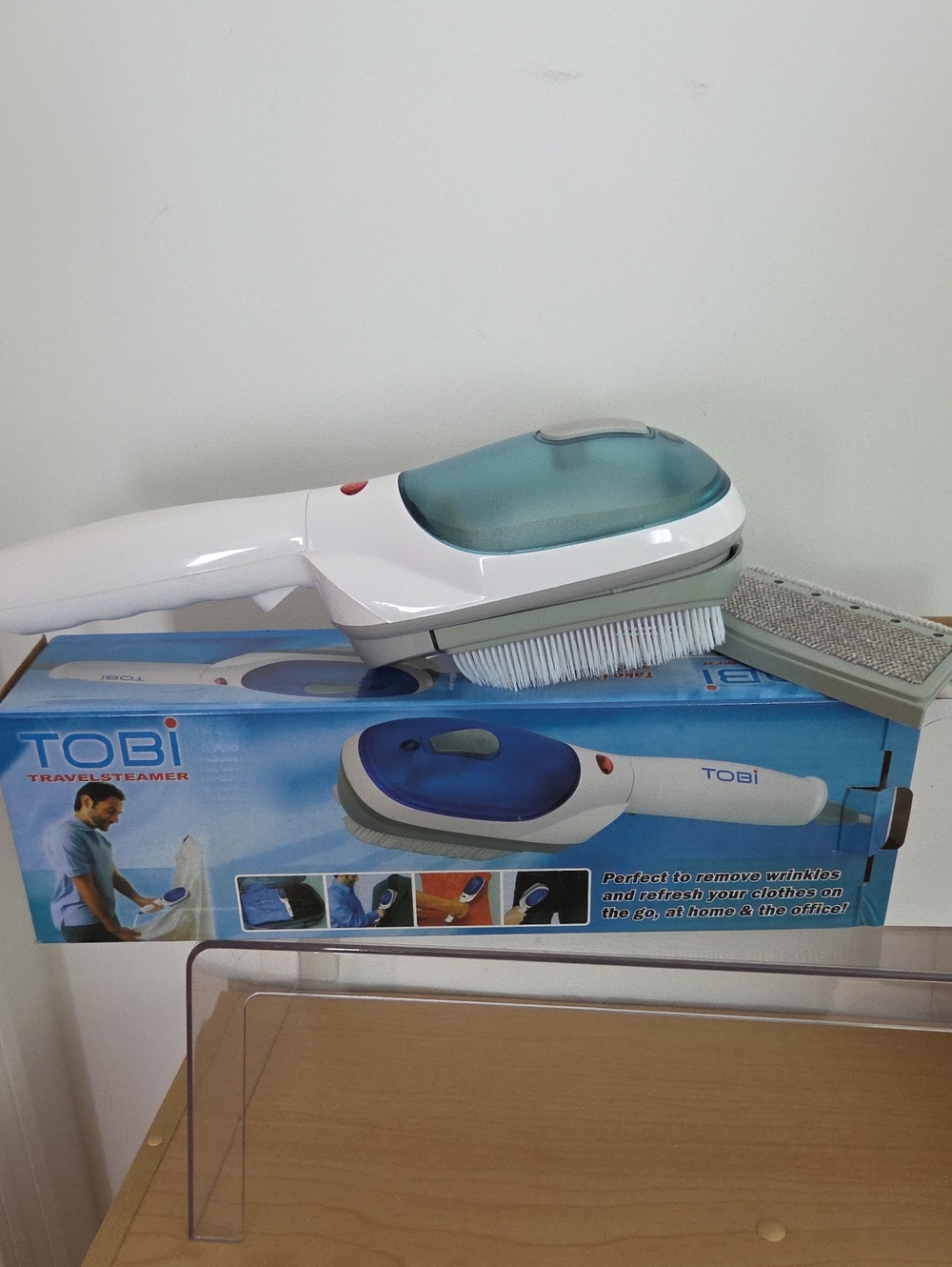 Tobi Handheld Fabric Steamer Brush – White & Teal, NIB